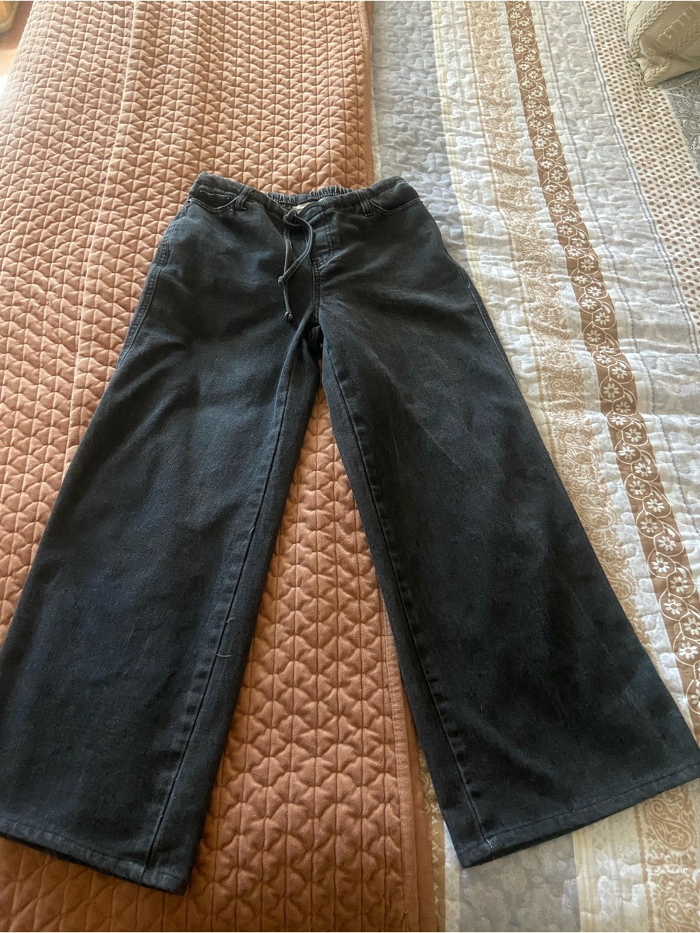 Women's Black Wide-Leg Jeans